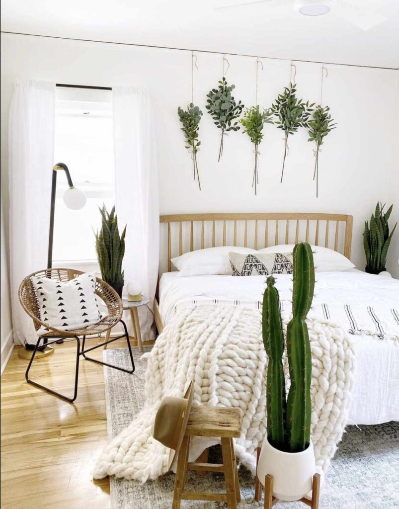 Guide You 10 Ways To Decor Your Small Bedroom 